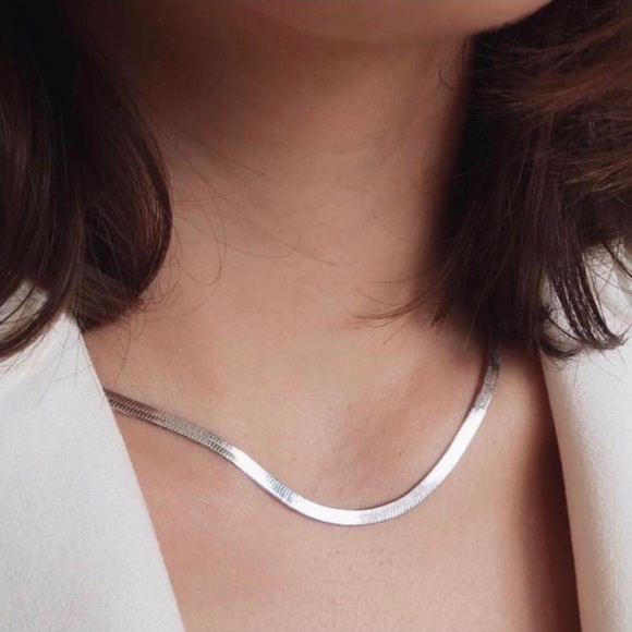 ¥ NEW 925 STERLING SILVER HERRINGBONE NECKLACE - Picture 1 of 6